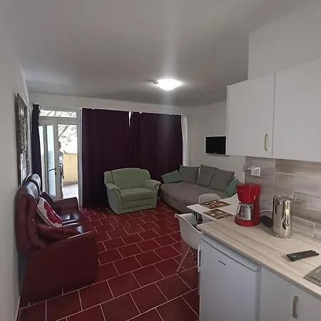 Apartment Mali Apartmanhaz Zamardi