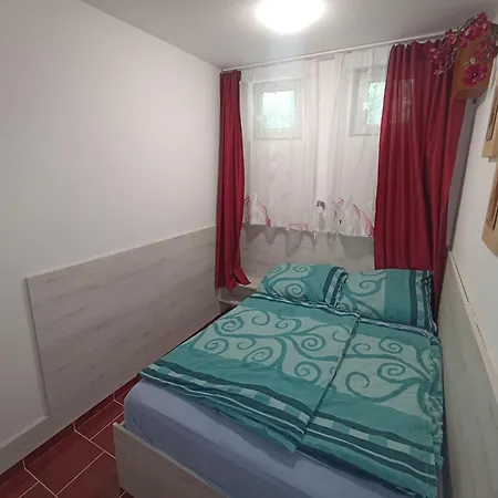 Apartment Mali Apartmanhaz Zamardi